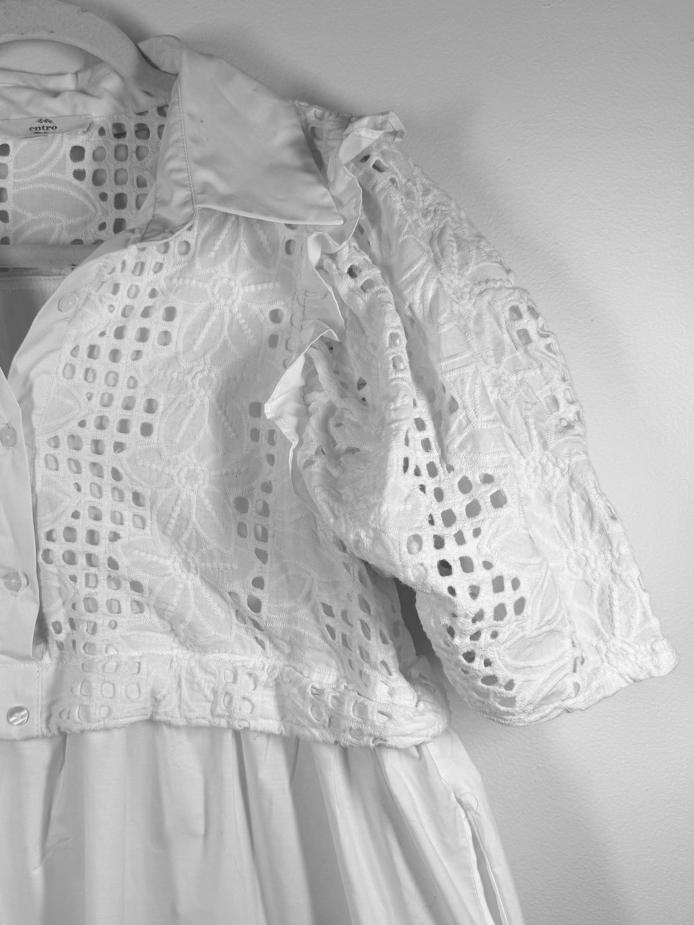 NWOT Entro White Eyelet Tiered Dress Women’s Size Small - Picture 3 of 11